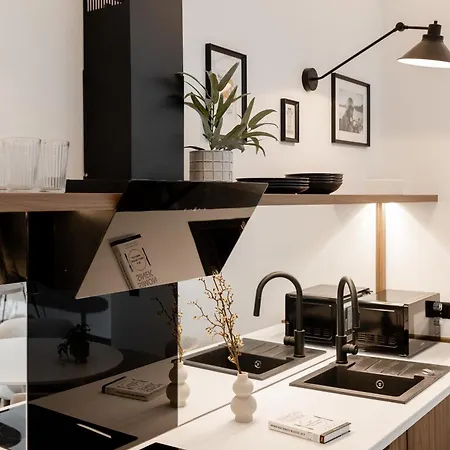 The Modernist Vasvari 6 Apartament *